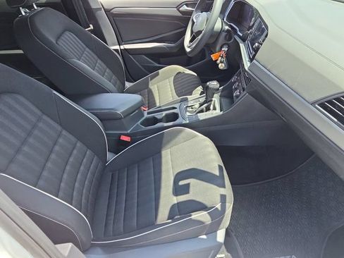 Used 2022 Volkswagen Jetta Sport FWD image 17