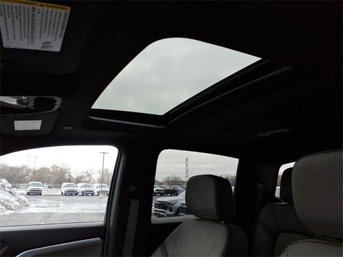 New 2026 Chevrolet Colorado ZR2 w/ Technology Package image 7