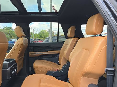 Used 2022 Ford Expedition Max Platinum image 35