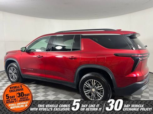 Used 2025 Chevrolet Traverse LT w/ Driver Confidence Package AWD/4WD image 9