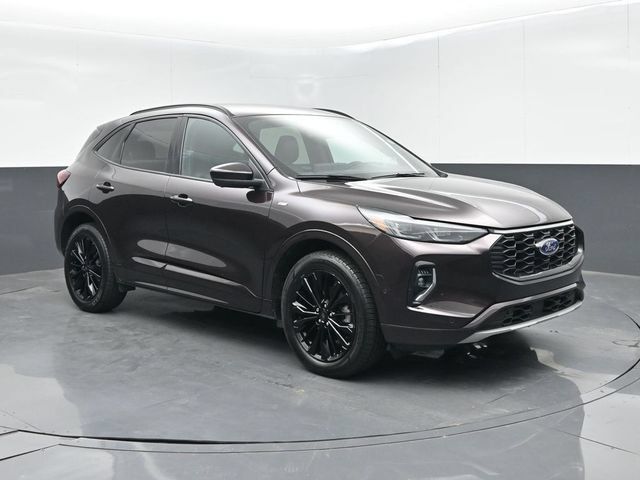 Certified 2023 Ford Escape ST-Line Elite w/ Premium Technology Package AWD/4WD image 2