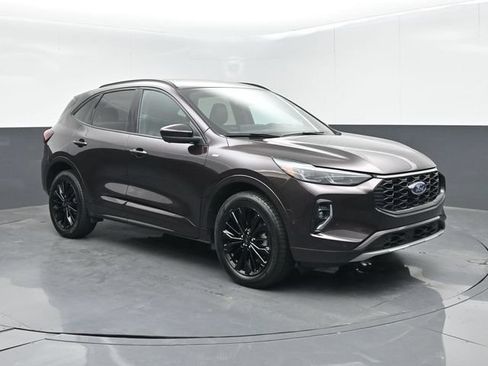 Certified 2023 Ford Escape ST-Line Elite w/ Premium Technology Package AWD/4WD image 2