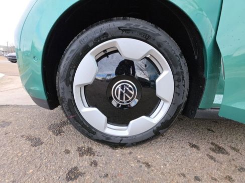 New 2025 Volkswagen ID. Buzz Pro S Plus image 23