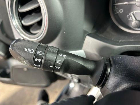Used 2017 Toyota Tacoma TRD Off-Road AWD/4WD image 23