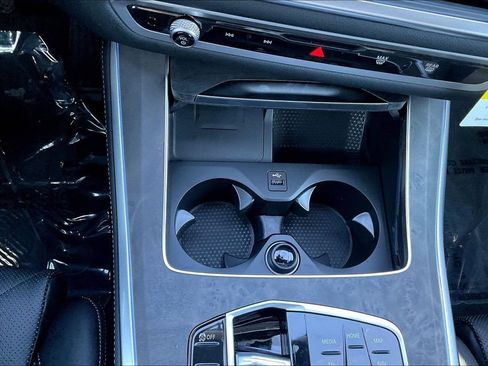 New 2026 BMW X5 xDrive50e w/ Premium Package AWD/4WD image 15