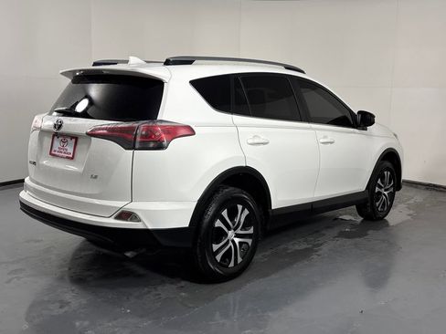 Used 2018 Toyota RAV4 LE image 6