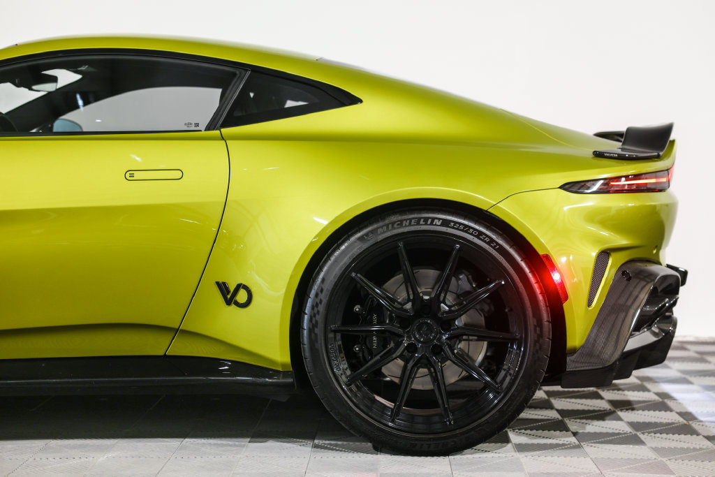 Used 2025 Aston Martin V8 Vantage Coupe RWD image 14