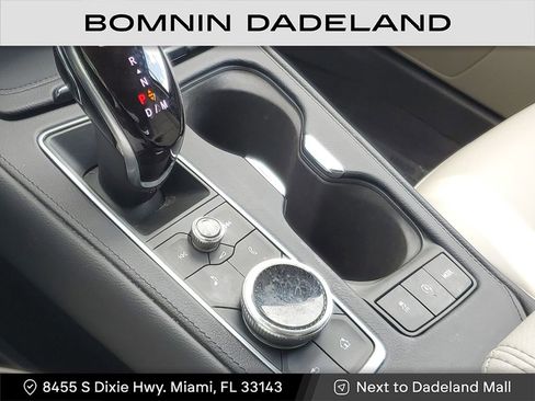 Used 2022 Cadillac XT4 Luxury w/ Driver Awareness Package image 27