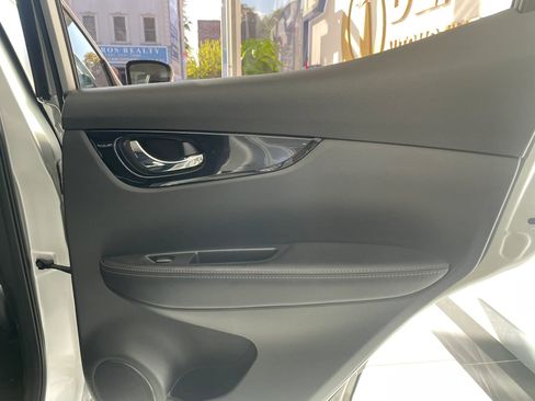 Used 2020 Nissan Rogue Sport SV AWD/4WD image 20