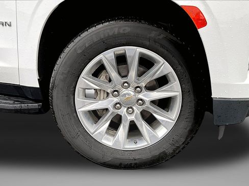 Used 2023 Chevrolet Suburban Premier AWD/4WD image 9