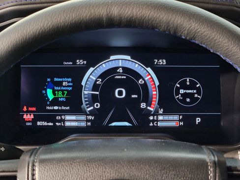 Used 2025 Toyota Tundra Platinum AWD/4WD image 15