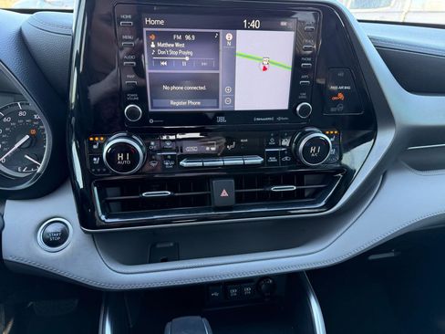 Used 2021 Toyota Highlander Limited image 30