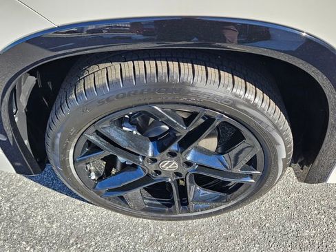 New 2026 Volkswagen Tiguan SE R-Line FWD image 18