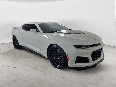 Used 2022 Chevrolet Camaro ZL1 RWD image 3