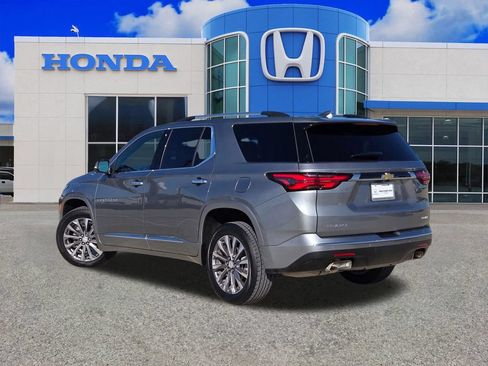 Used 2023 Chevrolet Traverse Premier FWD image 5
