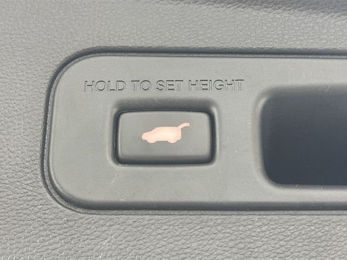 Used 2023 Acura MDX SH-AWD w/ Advance Package image 32