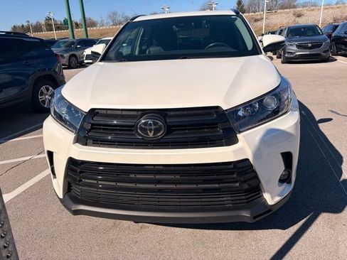Used 2019 Toyota Highlander SE image 7
