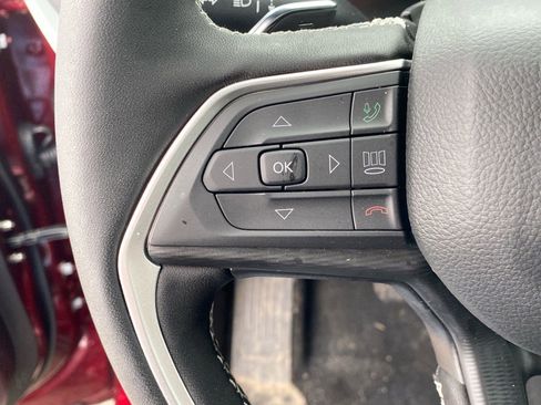 Used 2025 Jeep Grand Cherokee Altitude AWD/4WD image 17