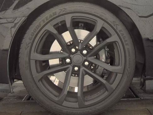 Used 2015 Chevrolet Camaro ZL1 RWD image 13