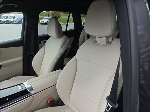 Used 2026 Mercedes-Benz GLC 300 4MATIC image 23