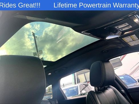 Used 2023 Land Rover Range Rover Velar R-Dynamic S image 21