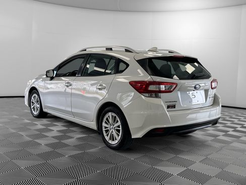 Used 2017 Subaru Impreza 2.0i Premium image 6