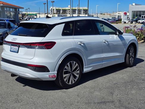 Used 2023 Audi Q4 e-tron Premium Plus w/ Premium Plus image 3