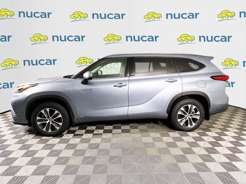 Used 2021 Toyota Highlander XLE image 4