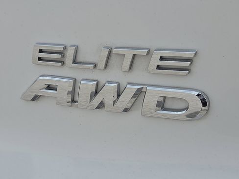 Used 2023 Honda Passport Elite image 8