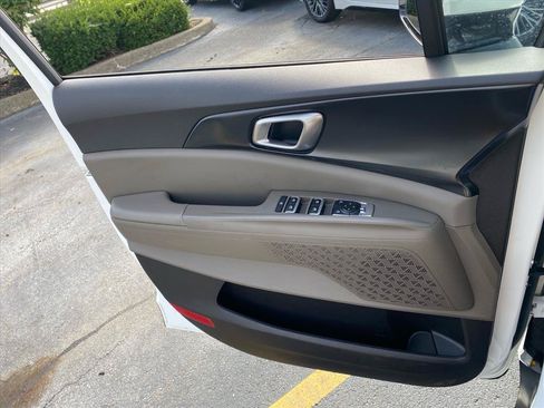 Certified 2025 Kia Carnival FWD image 23