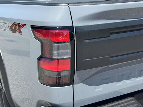 Used 2025 Nissan Frontier PRO-4X AWD/4WD image 10
