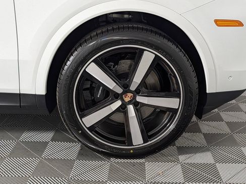 New 2026 Porsche Cayenne AWD/4WD image 14