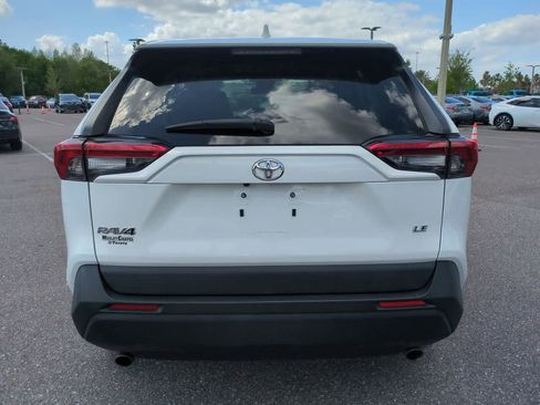 Certified 2022 Toyota RAV4 LE image 5