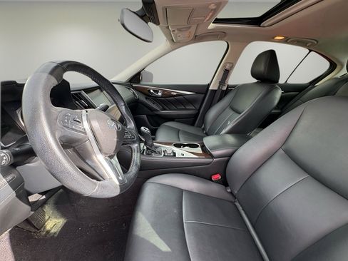 Used 2018 INFINITI Q50 Luxe w/ Essential Package (3.0T Luxe) image 17