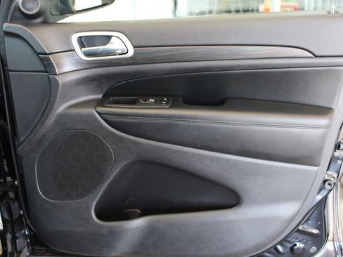 Used 2022 Jeep Grand Cherokee Laredo E AWD/4WD image 43