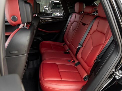 New 2026 Porsche Macan image 35