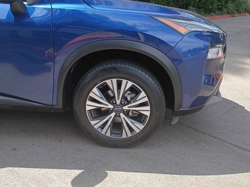 Used 2023 Nissan Rogue SV AWD/4WD image 2