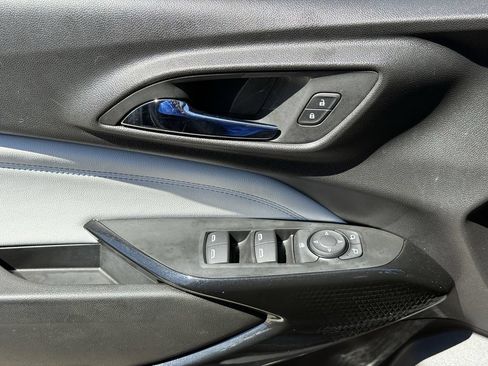 Used 2025 Chevrolet Trax LT FWD image 22