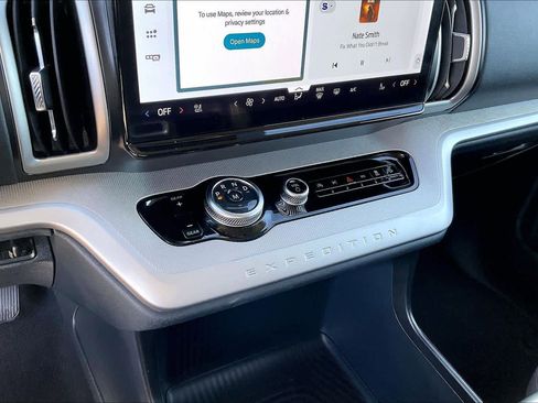 Used 2025 Ford Expedition Max Active image 32