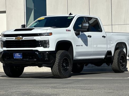 Used 2025 Chevrolet Silverado 2500 Custom w/ Custom Value Package image 7