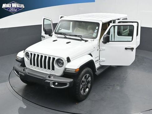 Used 2018 Jeep Wrangler Unlimited Sahara image 26