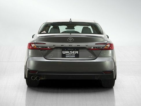 Used 2025 Toyota Camry SE image 4