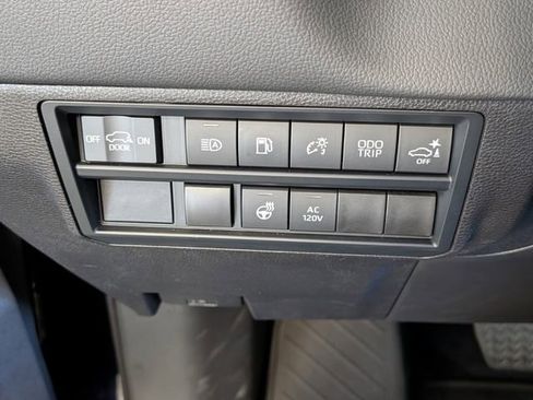 Used 2025 Toyota Sequoia Limited image 32