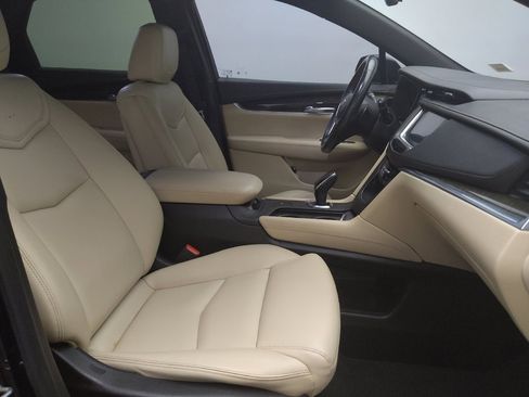 Used 2019 Cadillac XT5 FWD image 21
