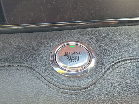 Used 2021 Lincoln Navigator Reserve image 13