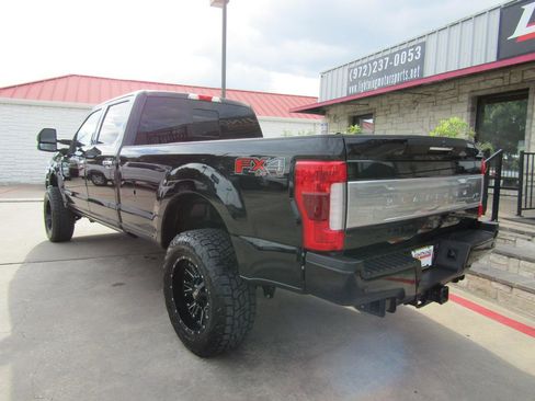 Used 2018 Ford F350 Platinum w/ Platinum Ultimate Package AWD/4WD image 3