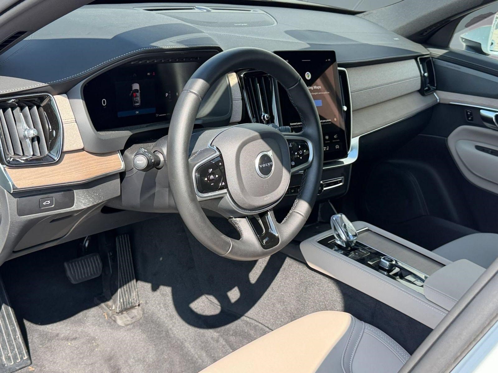 Certified 2026 Volvo XC90 B6 Plus AWD/4WD image 4
