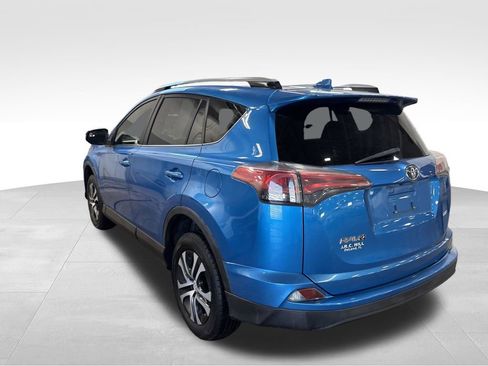 Used 2018 Toyota RAV4 LE image 5