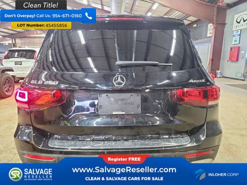 Used 2021 Mercedes-Benz GLB 250 4MATIC image 8