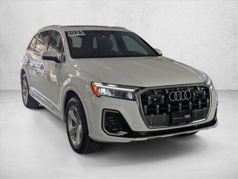 Certified 2025 Audi Q7 3.0T Premium w/ Convenience Package image 3